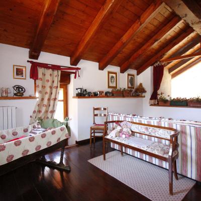 Baita del 1800 a Soucheres Basses: Tradizione, Spazio e Natura