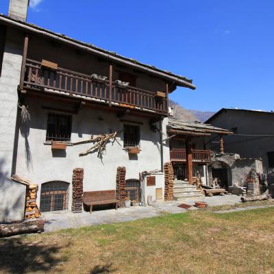 Baita del 1800 a Soucheres Basses: Tradizione, Spazio e Natura