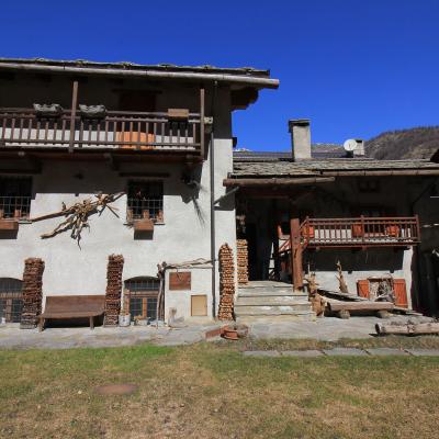 Baita del 1800 a Soucheres Basses: Tradizione, Spazio e Natura