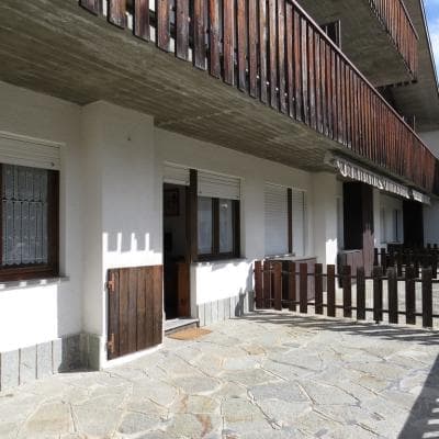 Trilocale ristrutturato, con ampio terrazzo.