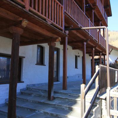 Bilocali ristrutturati all'imbocco della Val Troncea