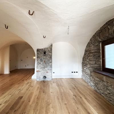 APT. 1 – BILOCALE IN BAITA DI FINE 1800 A 9 KM DA SESTRIERE – Fraz. VILLARDAMOND