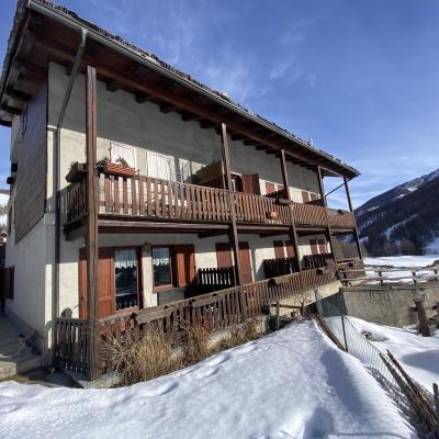 Bilocale angolare con terrazzo