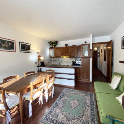 Bilocale angolare con terrazzo