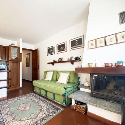 Bilocale angolare con terrazzo