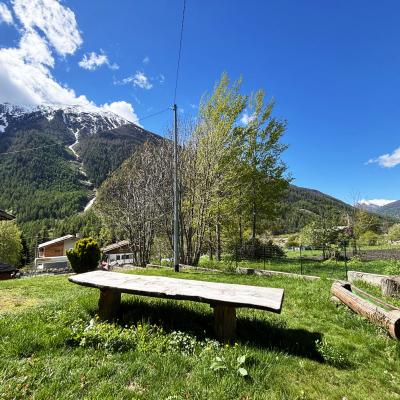 Suggestivo e ampio trilocale nella frazione di Pourrieres