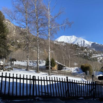 Suggestivo e ampio trilocale nella frazione di Pourrieres