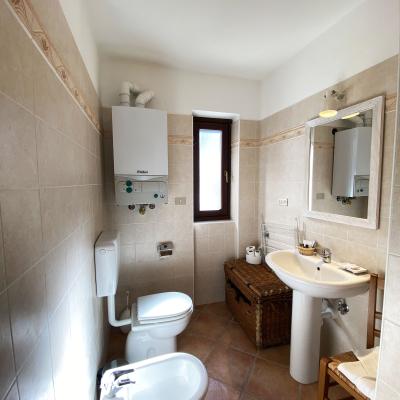 Suggestivo e ampio trilocale nella frazione di Pourrieres