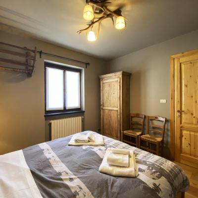 Suggestivo e ampio trilocale nella frazione di Pourrieres