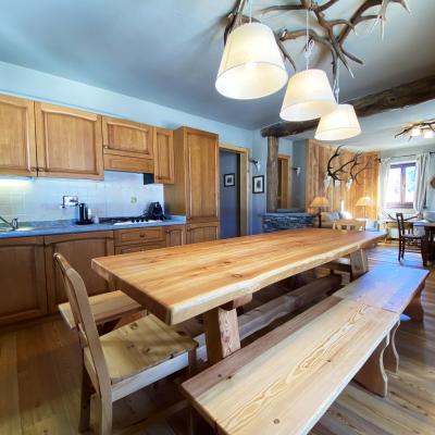 Suggestivo e ampio trilocale nella frazione di Pourrieres