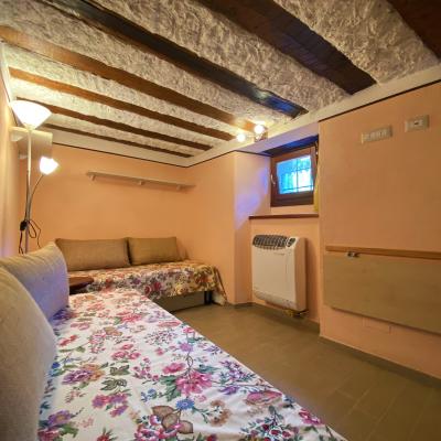 Accogliente trilocale nel borgo dei murales di Usseaux