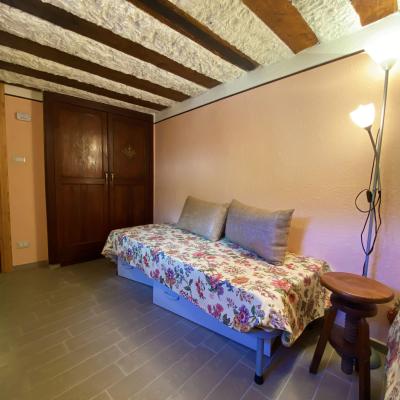 Accogliente trilocale nel borgo dei murales di Usseaux