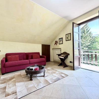 BILOCALE SU DUE LIVELLI CON VISTA PANORAMICA